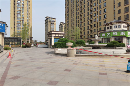 开发区红星家园D区，套三带附房，急售！！！